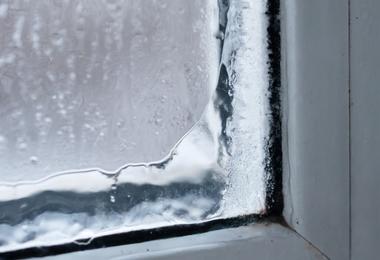 ice-inside-my-windows