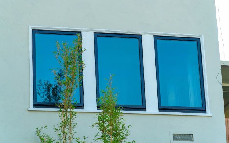 Minimalist and Flush-Frame Styles