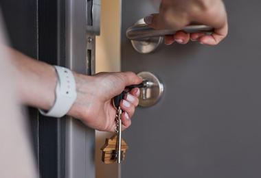 Best Soundproof Door for Busy Toronto Neighbourhoods