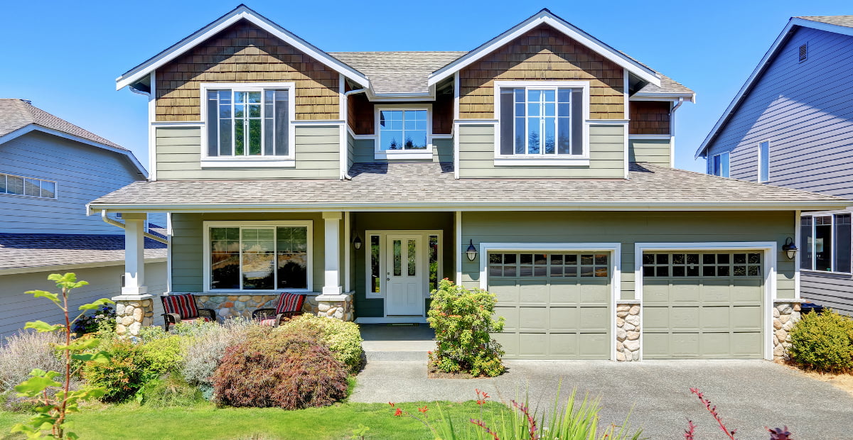 Energy-efficient vinyl windows and steel doors in Parry Sound, Ontario
