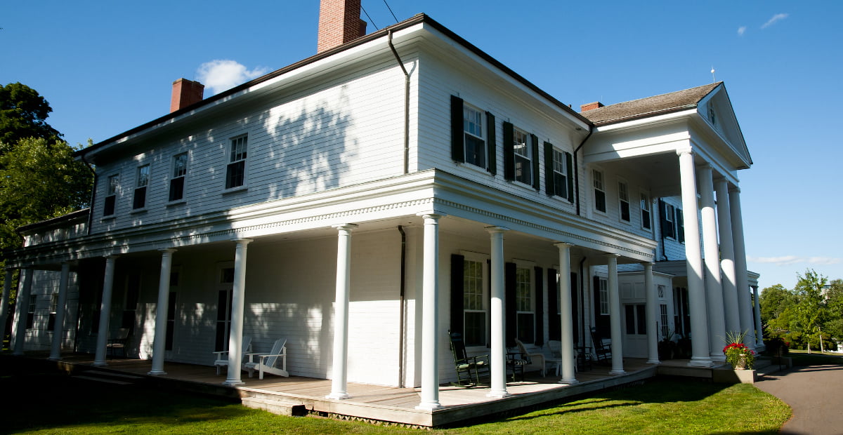 High-quality replacement windows and doors in Prince Edward Island for energy-efficient homes